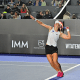 Bia Haddad Maia em jogo na quadra central do SP Open