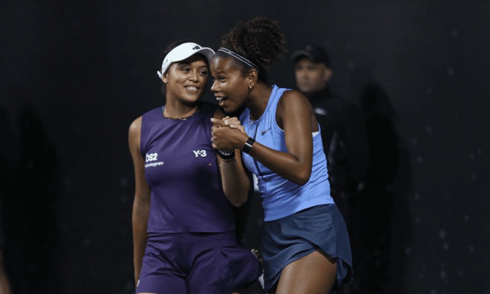 Victoria Barros e Naná Silva jogando duplas no SP Open