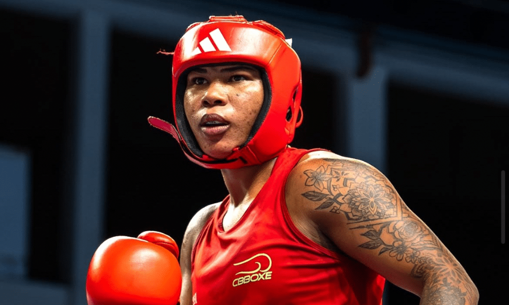 Viviane Pereira na luta por medalha em Liverpool, no Mundial de Boxe