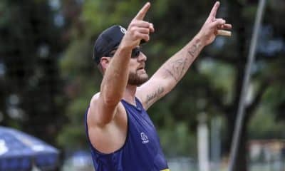 Alison Mamute encerra carreira no vôlei de praia no local onde foi campeão olímpico em 2016