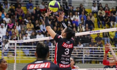 Dani Lins segue atuando em alto nível com 40 anos com a camisa do Sesi Bauru (Foto: Felipe Wiira/Sesi-SP)