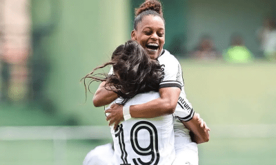 Jogadoras do Botafogo comemoram vitória avassaladora contra Vasco no Campeonato Carioca