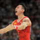 Zou Jingyuan nas barras paralelas no mundial de ginástica artística