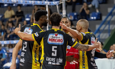 Time do Praia Clube celebra ponto contra o Goiás nesta sexta-feira (24)