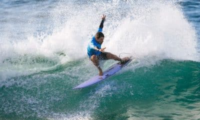 Rafael Teixeira brilha e sete brasileiros avançam no primeiro dia em Saquarema