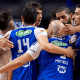Jogadores do Sada Cruzeiro comemoram ponto