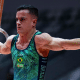 Caio Souza nas argolas em prova do Mundial de ginástica artística