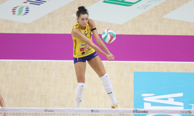 Gabi Guimarães em quadra pelo Conegliano na Liga Italiana de vôlei feminino