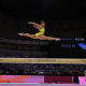 Flávia Saraiva se apresenta na trave no Mundial de Ginástica Artística