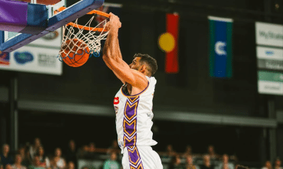 Tim Soares em jogo do Sydney Kings na NBL - liga australiana de basquete