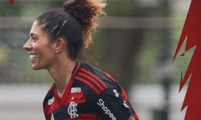 Na imagem, Cristiane comemorando um de seus gol na vitória que classificou o Flamengo para a final do Carioca.