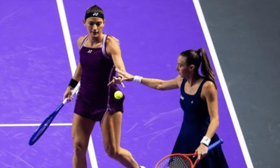 Luisa Stefani e Timea Babos no WTA Finals