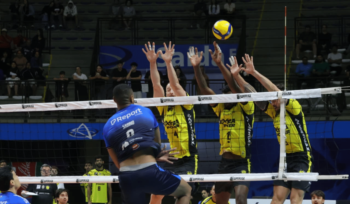 O Praia teve dificuldades, mas venceu Suzano em cinco sets (Foto: Suzano/Divulgação)