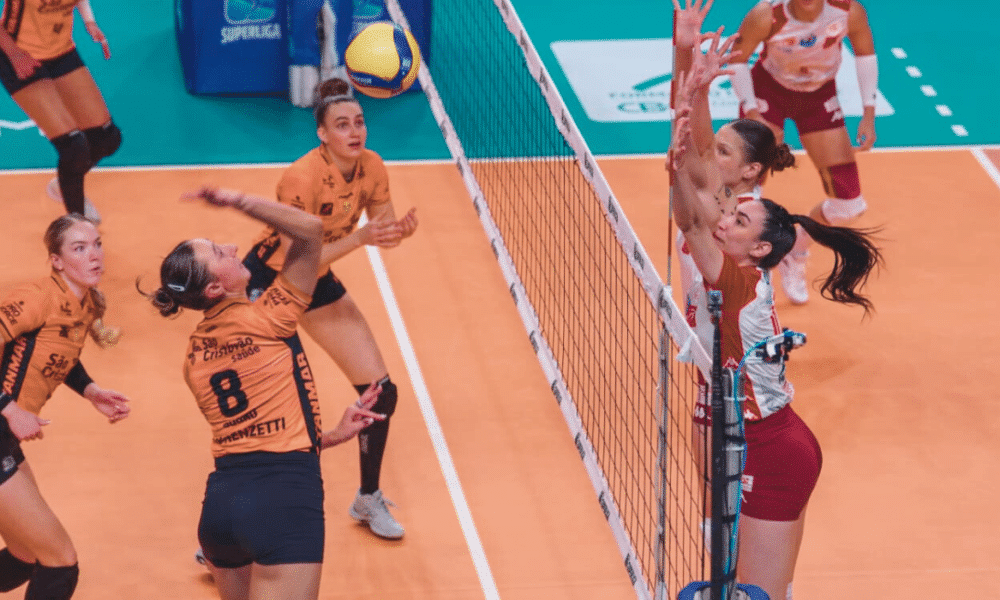 Bianca Cugno foi eleita melhor em quadra na vitória do Osasco pela Superliga contra o Barueri