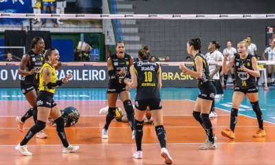 O Praia Clube conquistou a terceira vitória seguida na Superliga (Foto: Bruno Cunha/Praia - @brunocunha_foto)