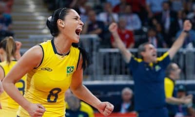 Jaqueline vibra com a conquista do bicampeonato olímpico de vôlei feminino em Londres-2012