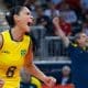 Jaqueline vibra com a conquista do bicampeonato olímpico de vôlei feminino em Londres-2012