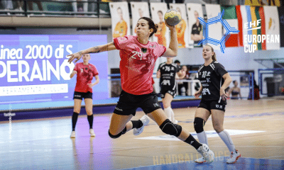 Gabriela Constantino em quadra pelo Erice na Copa Europeia de handebol