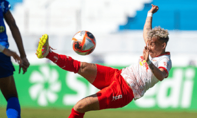 Jane faz voleio para abrir o placar para o Red Bull Bragantino contra o Taubaté no Paulistão Feminino