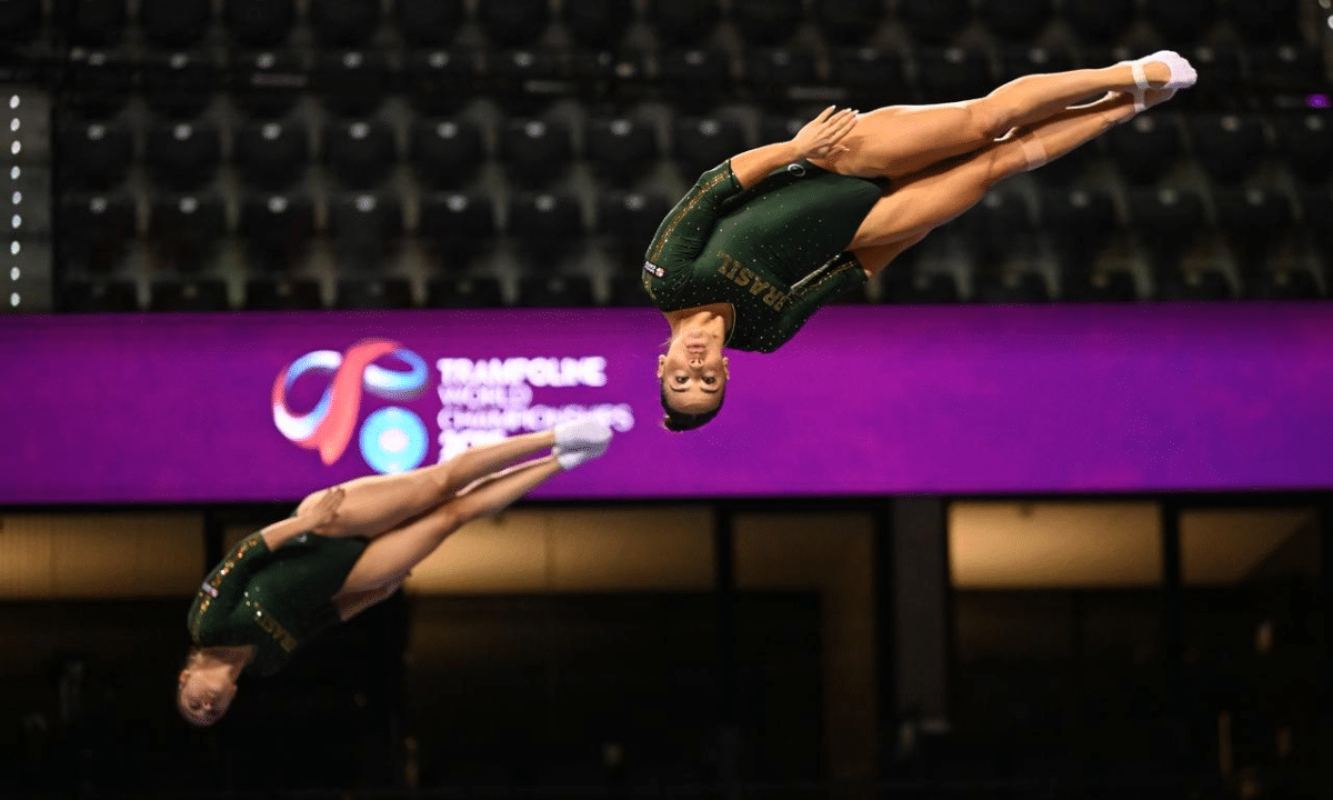 Camilla Gomes e Alice Gomes Honorato no Campeonato Mundial de Ginástica de trampolim