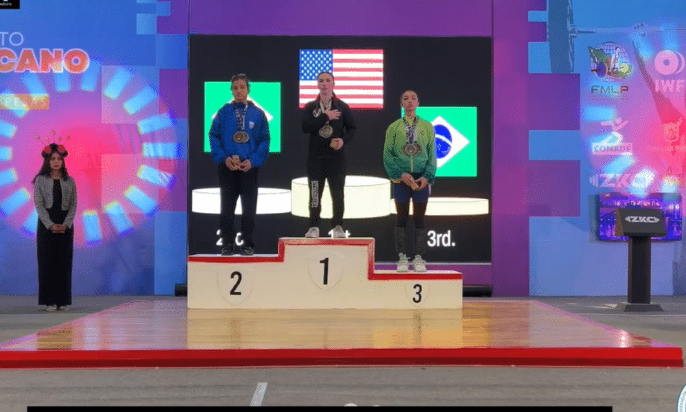 Emily Kuster e Laura Romeiro no pódio do Pan-Americano Sub-17 de levantamento de pesos