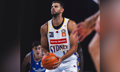 Tim Soares cobra lance livre no jogo entre Sydney Kings e Brisbane Bullets na NBL, a Liga Australiana de basquete