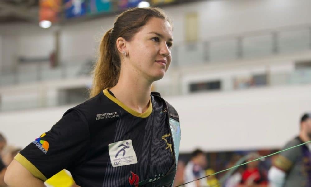 Ana Luiza Caetano ganhou duas medalhas de ouro neste domingo, no Rio Indoor 250 e no Brasileiro Indoor
