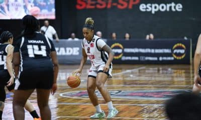 Na imagem, Vitória Marcelino, que foi a cestinha do Araraquara no quarto jogo da final do Paulista.