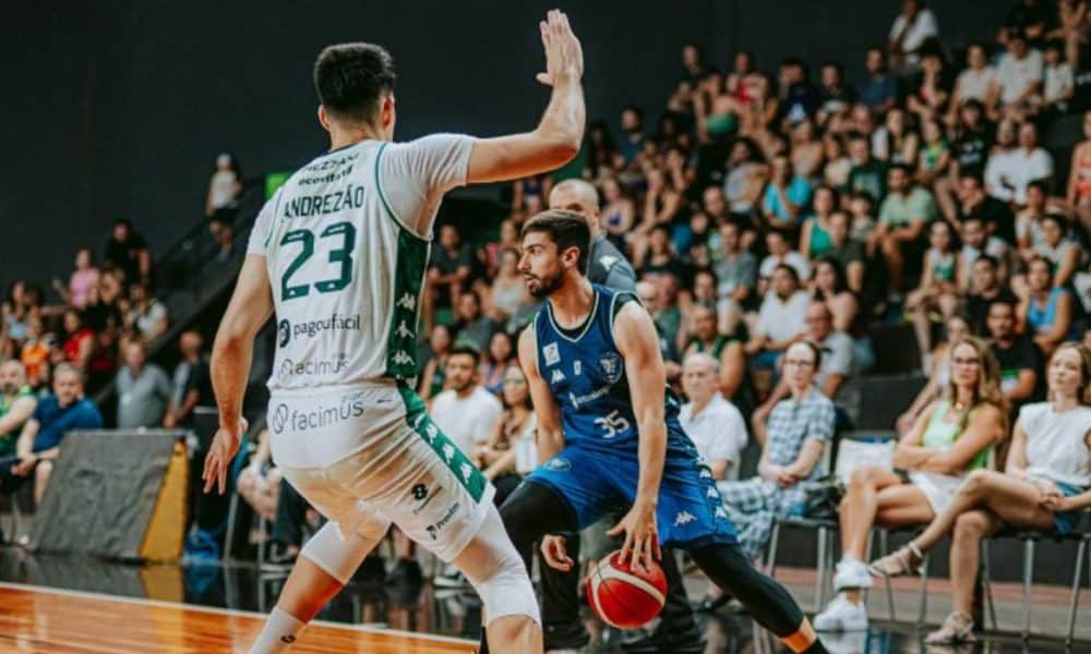 Bauru, de Andrezão, venceu o Rio Claro por 84 a 68 pelo NBB