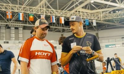 Brady Ellison e Marcus D'Almeida conversam durante a etapa do Rio de Janeiro do circuito mundial de tiro com arco