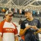 Brady Ellison e Marcus D'Almeida conversam durante a etapa do Rio de Janeiro do circuito mundial de tiro com arco