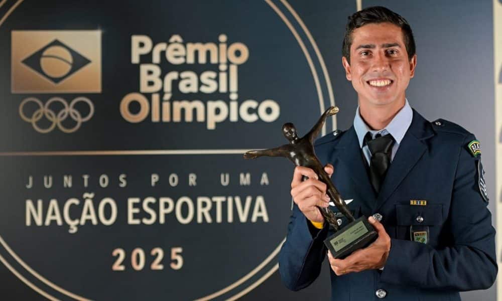 Caio Bonfim ganhou o prêmio de melhor atleta do ano pela segunda vez seguida no Prêmio Brasil Olímpico