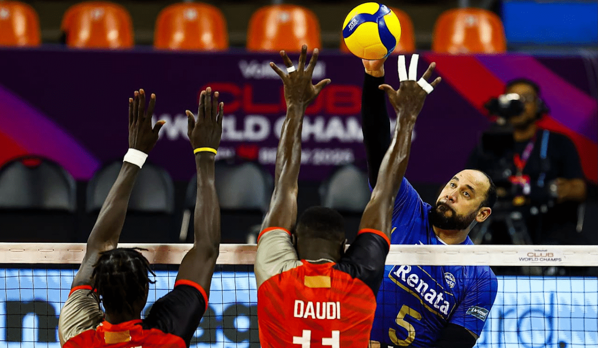 O Vôlei Renata, do ponteiro Maurício Borges, perdeu do campeão asiático no último jogo da fase de grupos do Mundial de Clubes (Foto: FIVB/Divulgação)