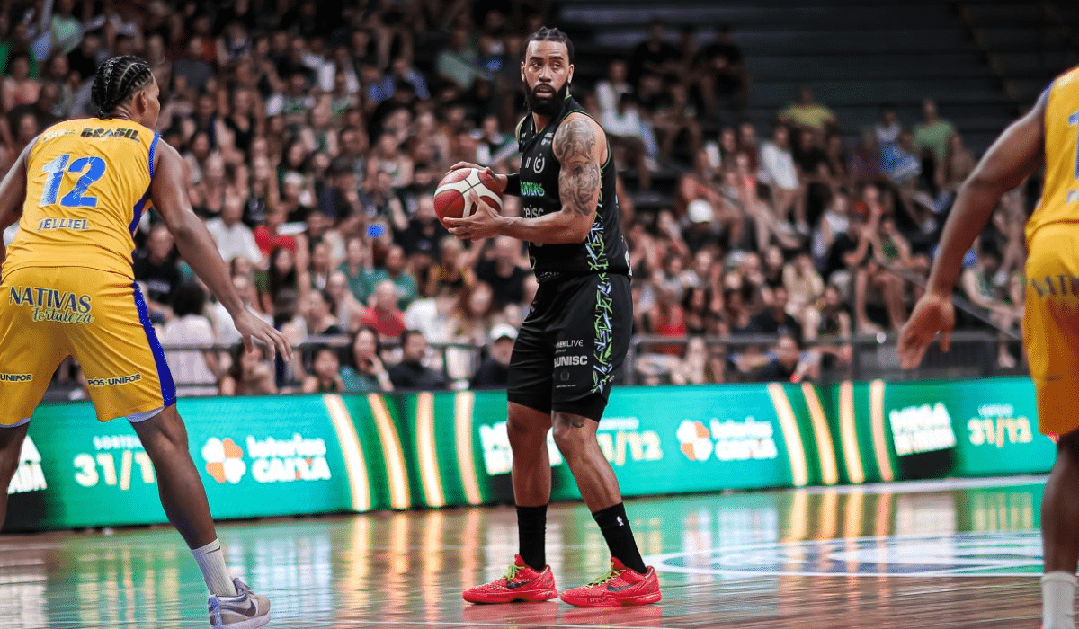 Devon Scott teve atuação sólida pelo União Corinthians, alcançando duplo-duplo de 19 pontos e 12 rebotes (Foto: Vinicius Molz Schubert)