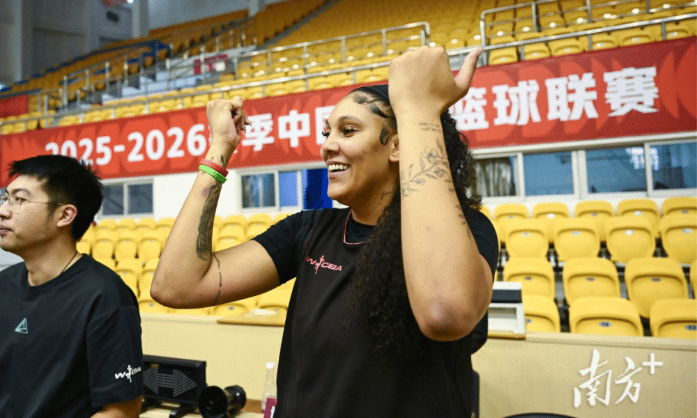 Kamilla Cardoso durante a liga chinesa de basquete feminino