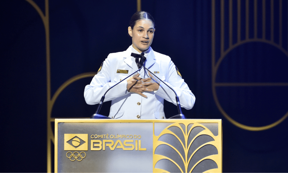 Maria Clara Pacheco arriscou alto e treinou em igrejas para chegar ao topo do mundo