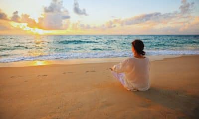Meditação na praia- como o som do mar ajuda a acalmar a mente