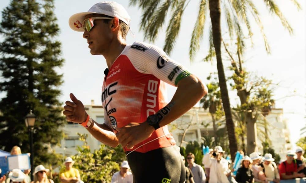 Na imagem, Miguel Hidalgo correndo em prova de rua. são silvestre