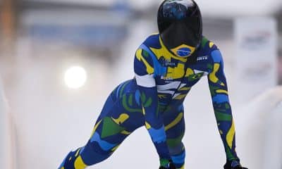 Na imagem, Nicole Silveira terminando mais uma descida com seu treno do skeleton.
