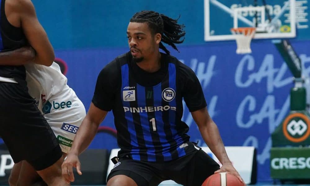 Na imagem, David Sloan, do Pinheiros, que se garantiu em primeiro lugar para a Copa Super 8.