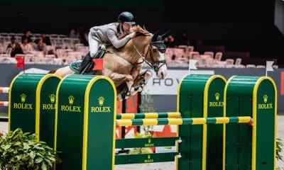 Na imagem, Stephan Barcha saltando obstáculo em Genebra, com seu cavalo, Chevaux Hex Lup Império Egípcio.