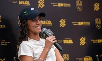 Na imagem, Rayssa Leal durante a coletiva de imprensa antes do SLS Super Crown.