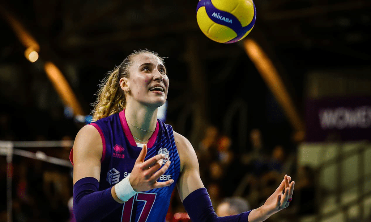 Ekaterina Antropova em quadra pelo Savino del Bene Scandicci no Mundial de Clubes de vôlei feminino