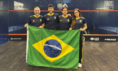 Renato Gallego ao lado dos atletas Diego Gobbi, Pedro Mometto e Laura Silva Brasil Copa do Mundo de Squash índia