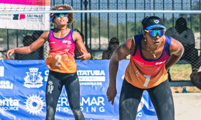 Lucilia e Kawane em competição de vôlei de praia
