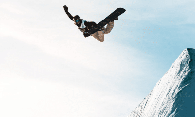 Pat Burgener em prova da Copa do Mundo de snowboard halfpipe