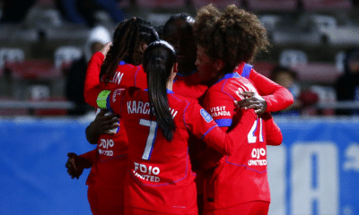 Jogadoras do PSG comemoram gol na Liga Francesa de futebol feminino