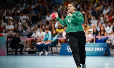 Renata Arruda no jogo entre Brasil e Coreia do Sul no Mundial de Handebol Feminino