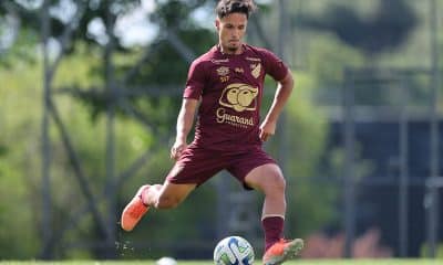 Na imagem, um dos jogadores do Athletico-PR que estará na Copinha.