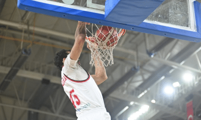 Brasileiros se destacam no basquete europeu com duplo-duplo de Mãozinha
